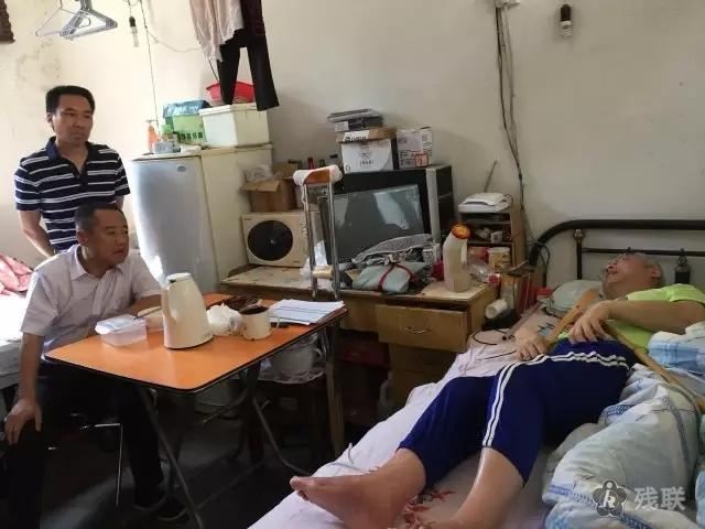 图为 慰问现场