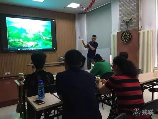 图为 讲课现场