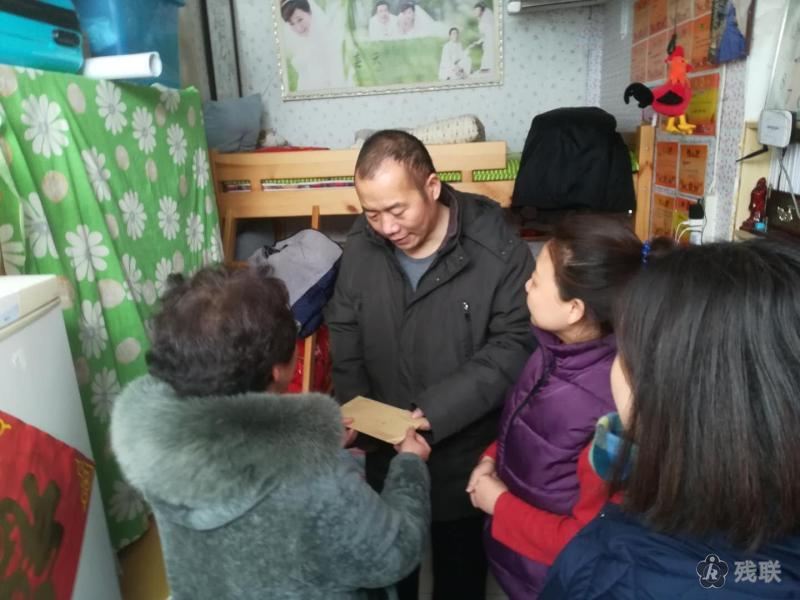 图为 慰问现场