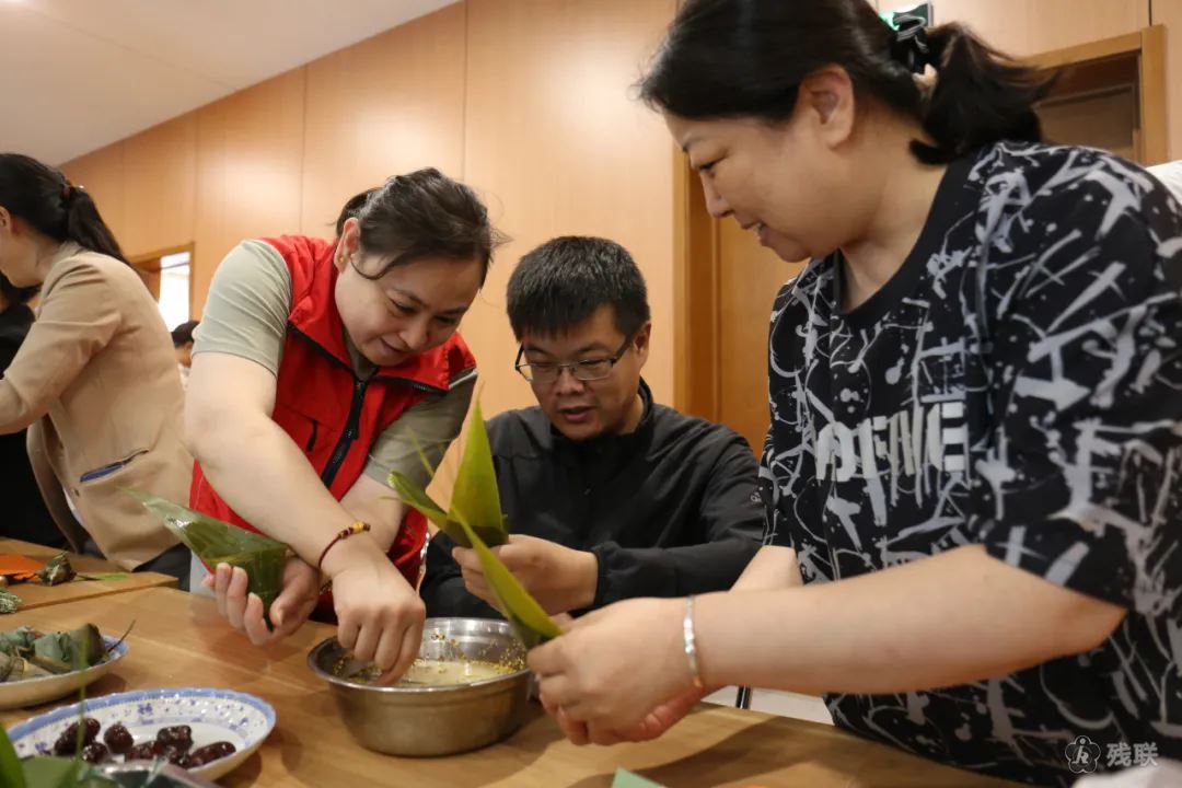 图为 活动现场