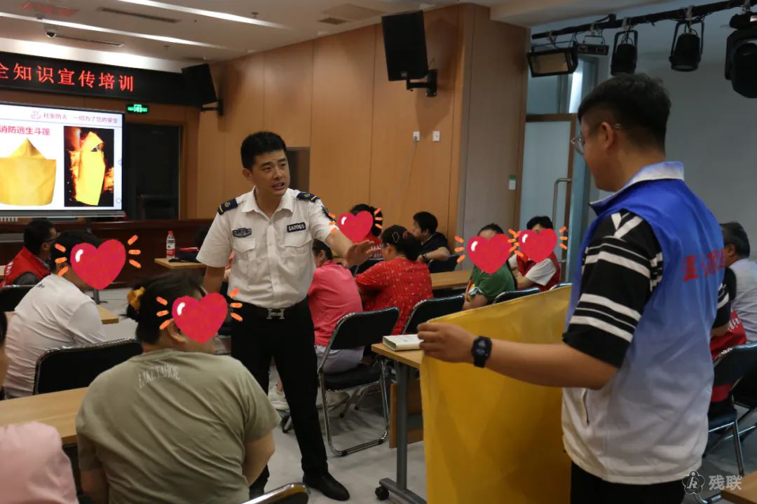 图为 活动现场